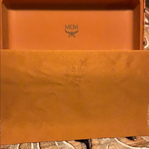 MCM sunglasses case - Picture 4 of 5